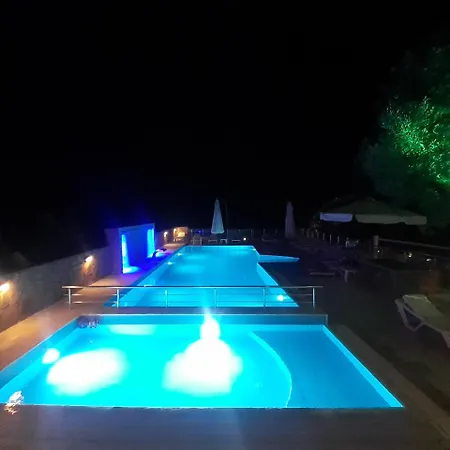 Nu-se Garden Butik * セルチュク